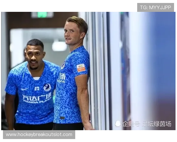 比赛用球内置芯片，数据实时追踪球员跑动